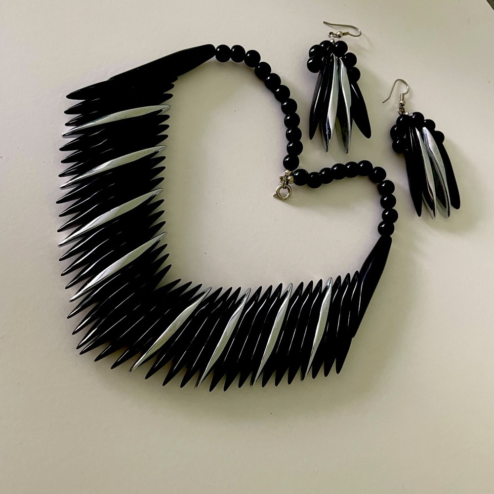 Vintage long bead necklace with matching earrings